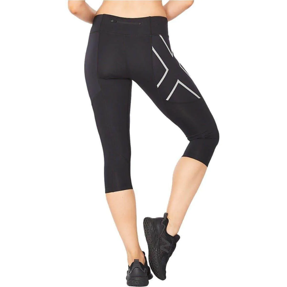 2XU Aero Vent Mid Rise Womens 3/4 Capri Running Tights - Black