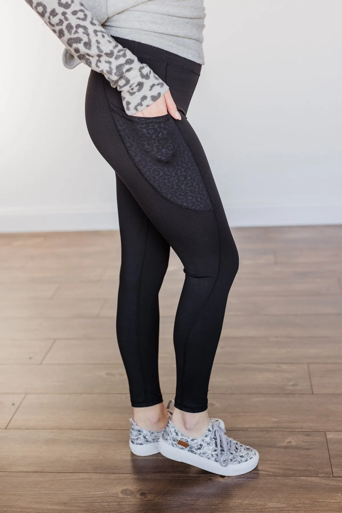 All The Talk Athleisure Pocket Leggings- Black