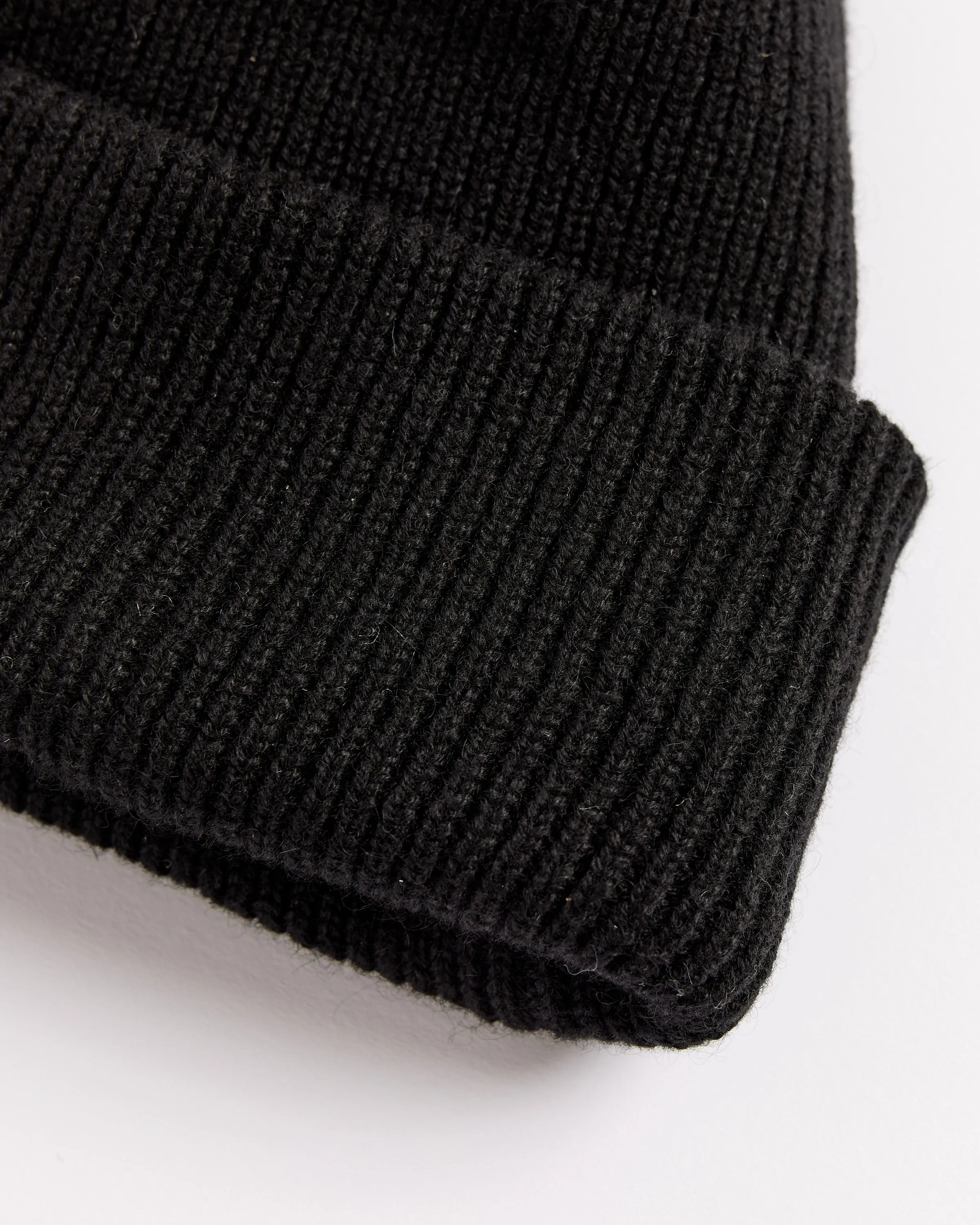 Cashmere Beanie in Black