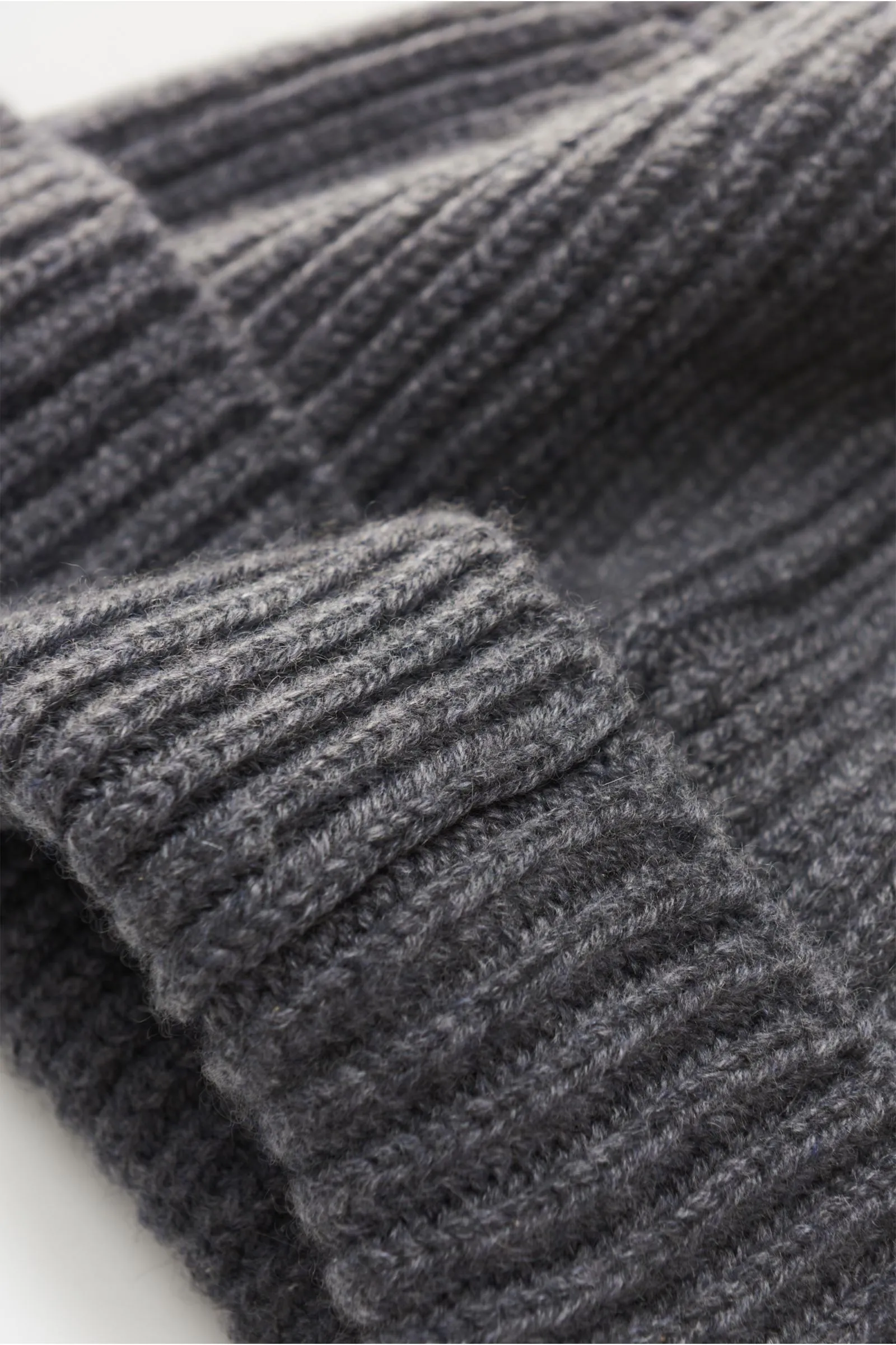 FEDELI cashmere beanie 'Alfredo' dark grey