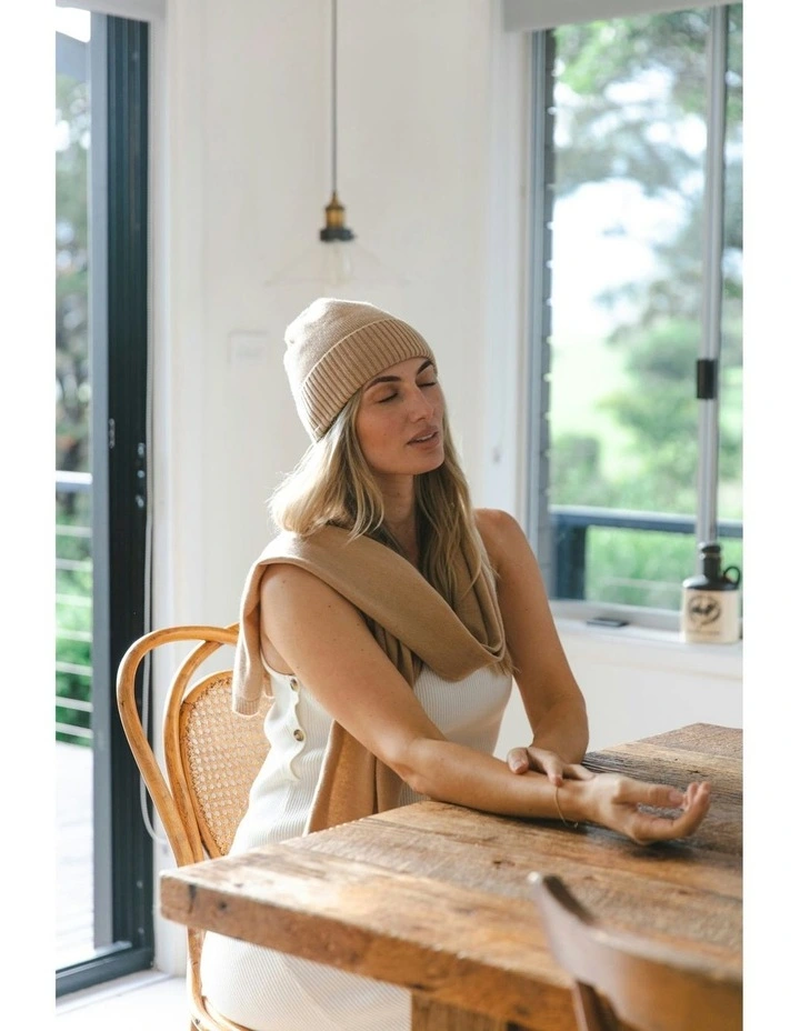 Saga Cashmere Beanie in Toffee