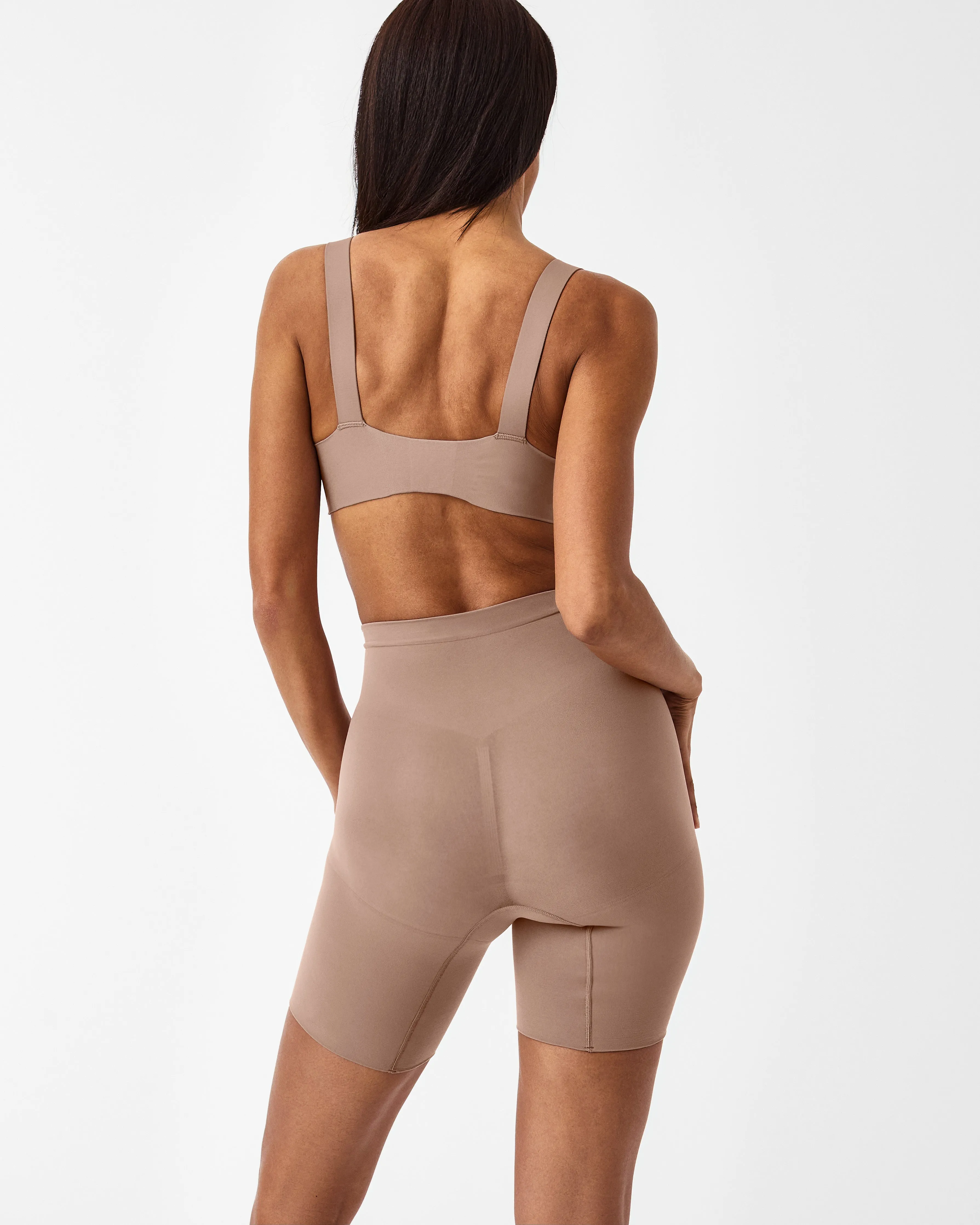 Seamless Power Sculpting Mid-Thigh Short