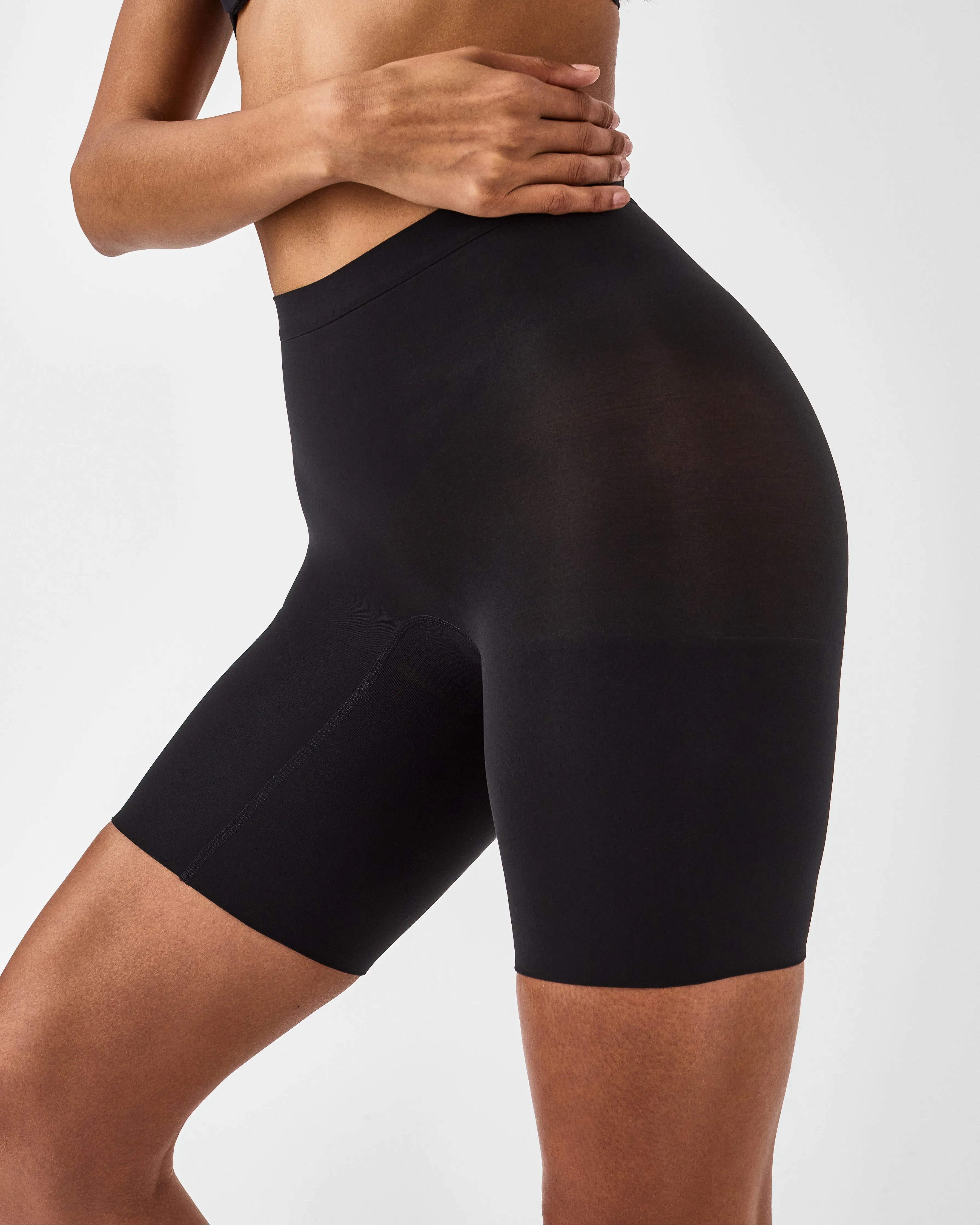 Seamless Power Sculpting Mid-Thigh Short