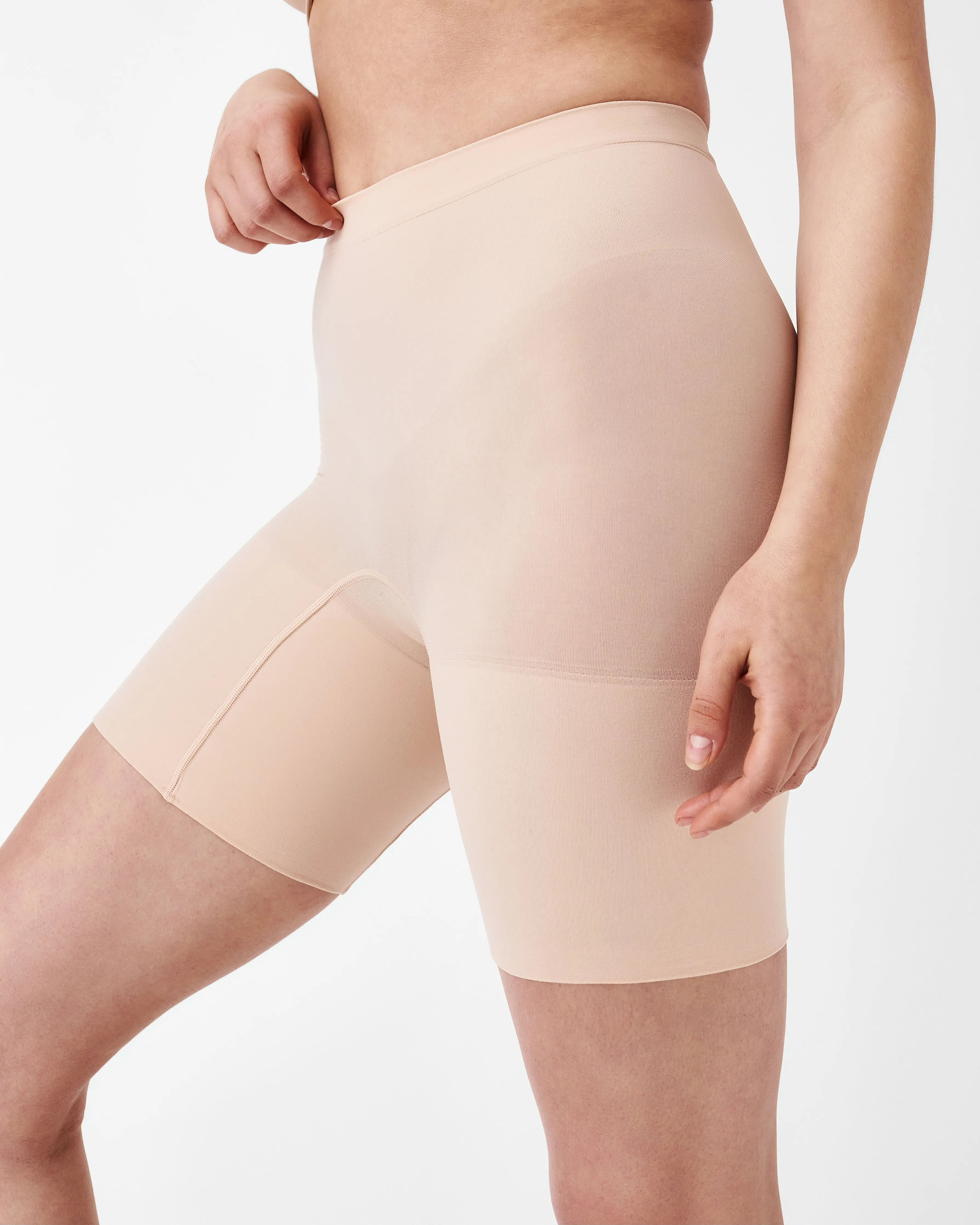 Seamless Power Sculpting Mid-Thigh Short