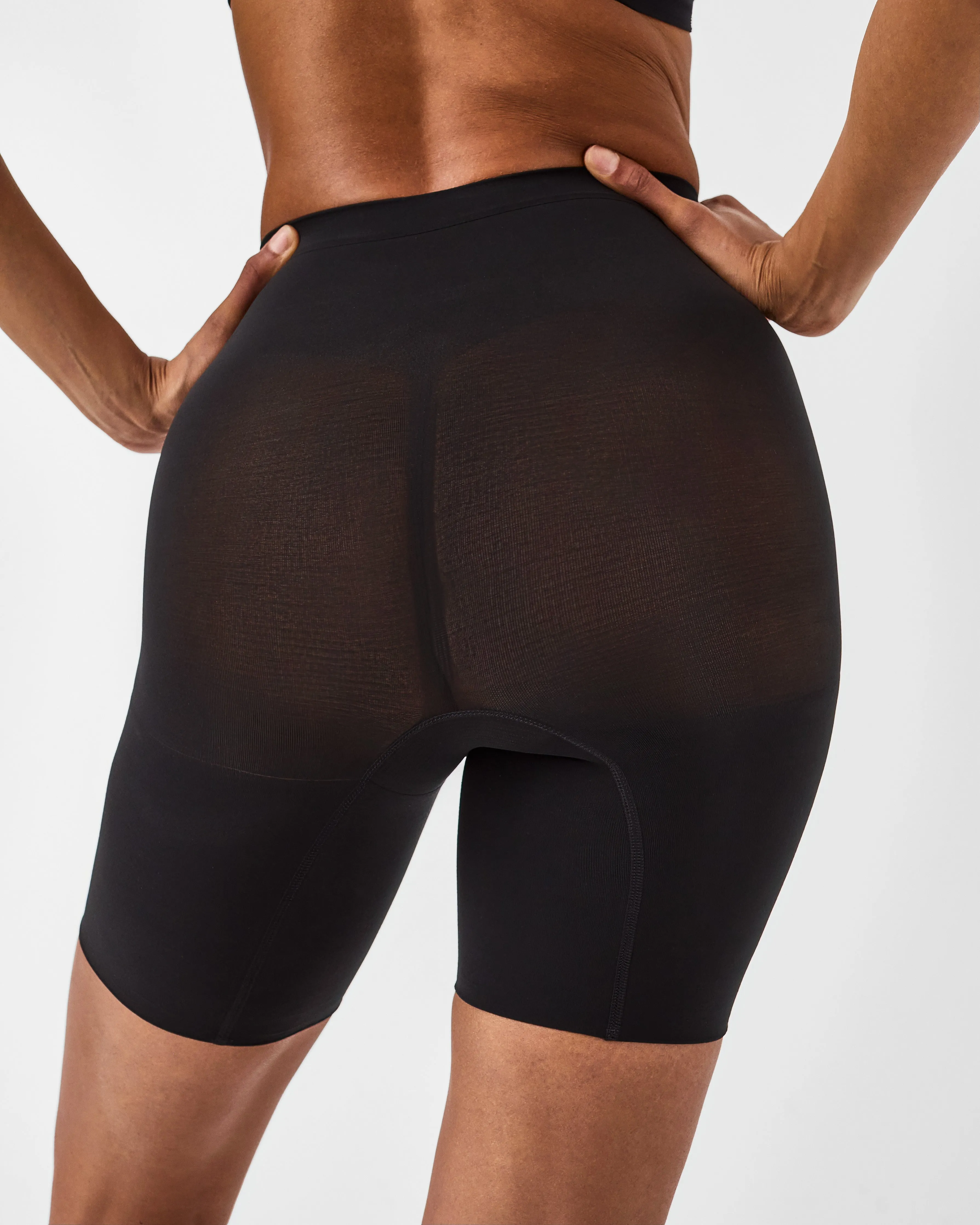 Seamless Power Sculpting Mid-Thigh Short