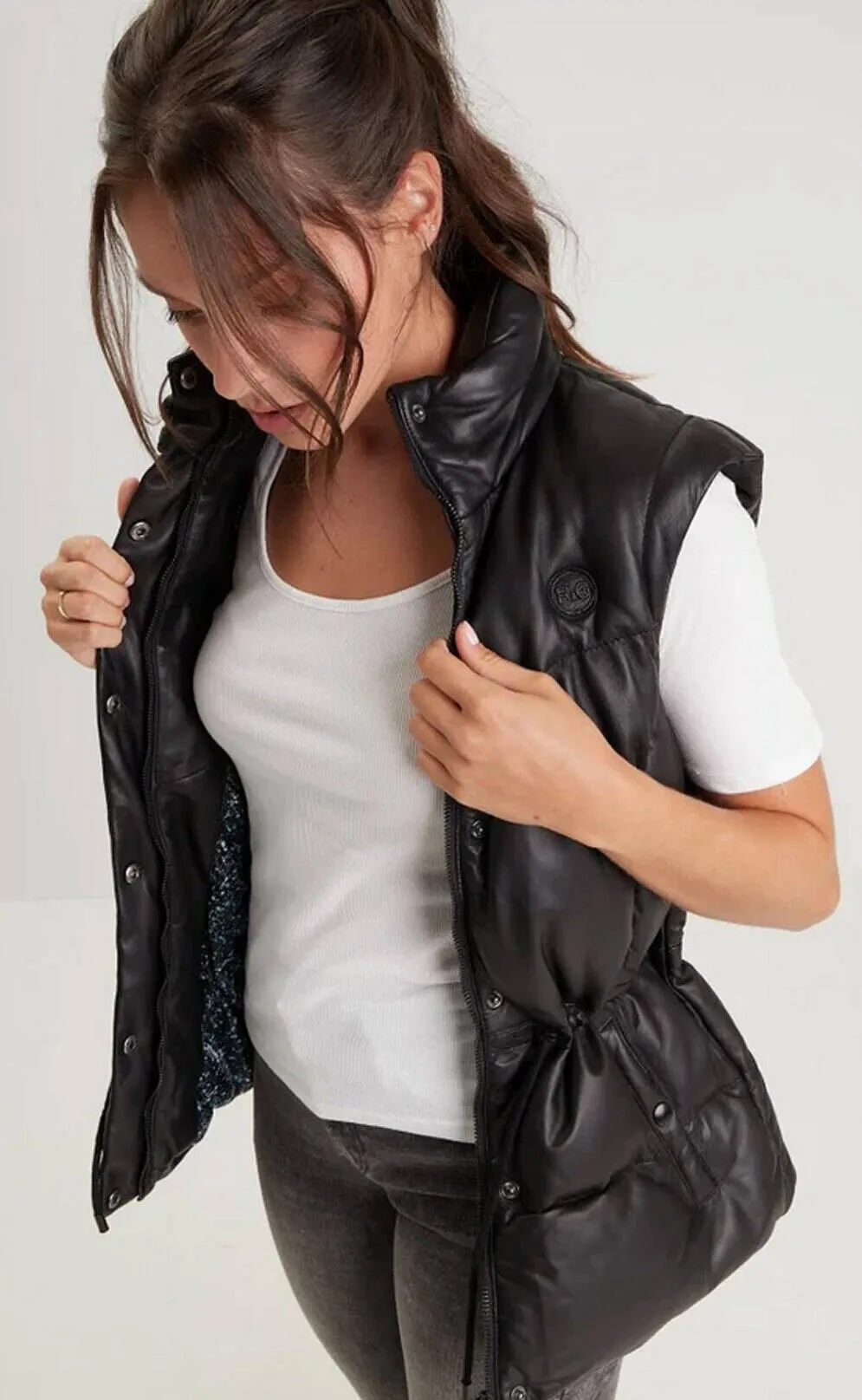 Sleeveless down jacket 102378