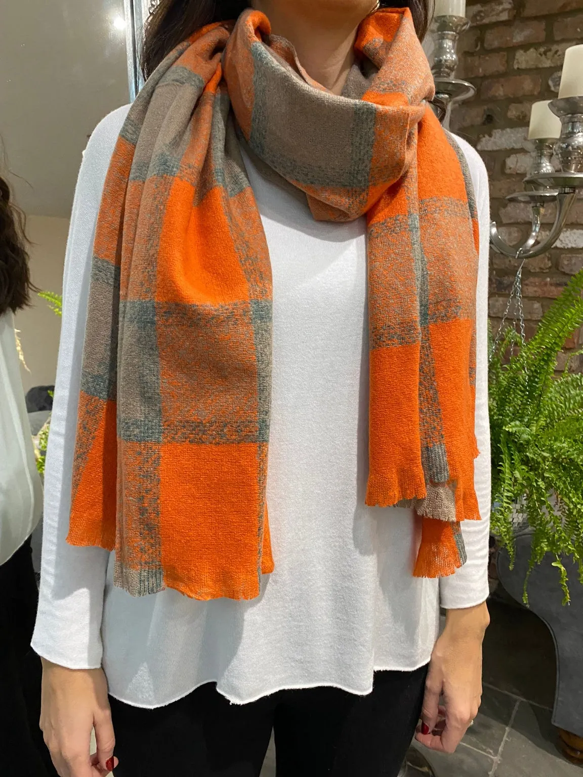 Soft Checked Print Scarf