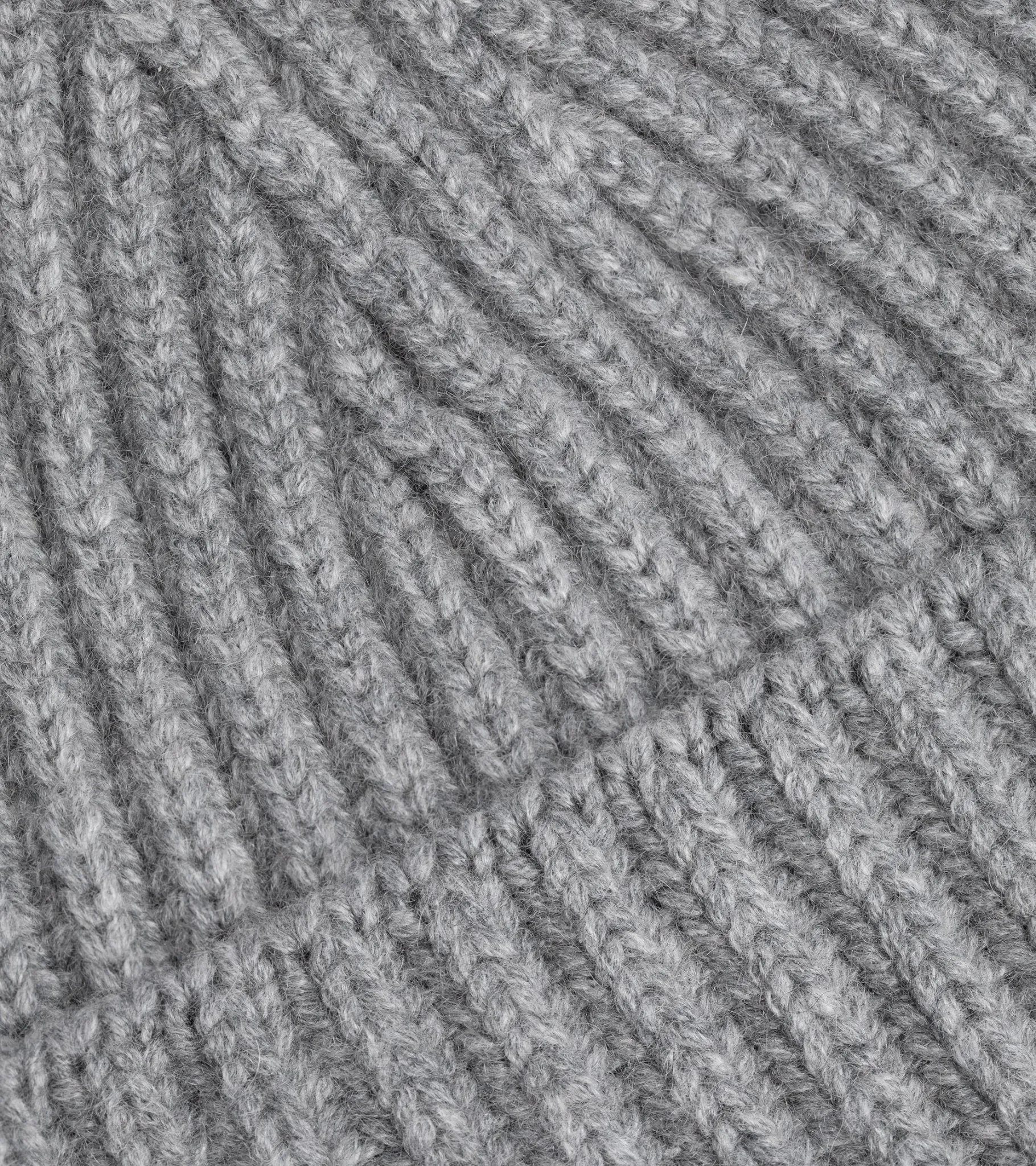 Trunk Ribbed Cashmere Beanie: Grey