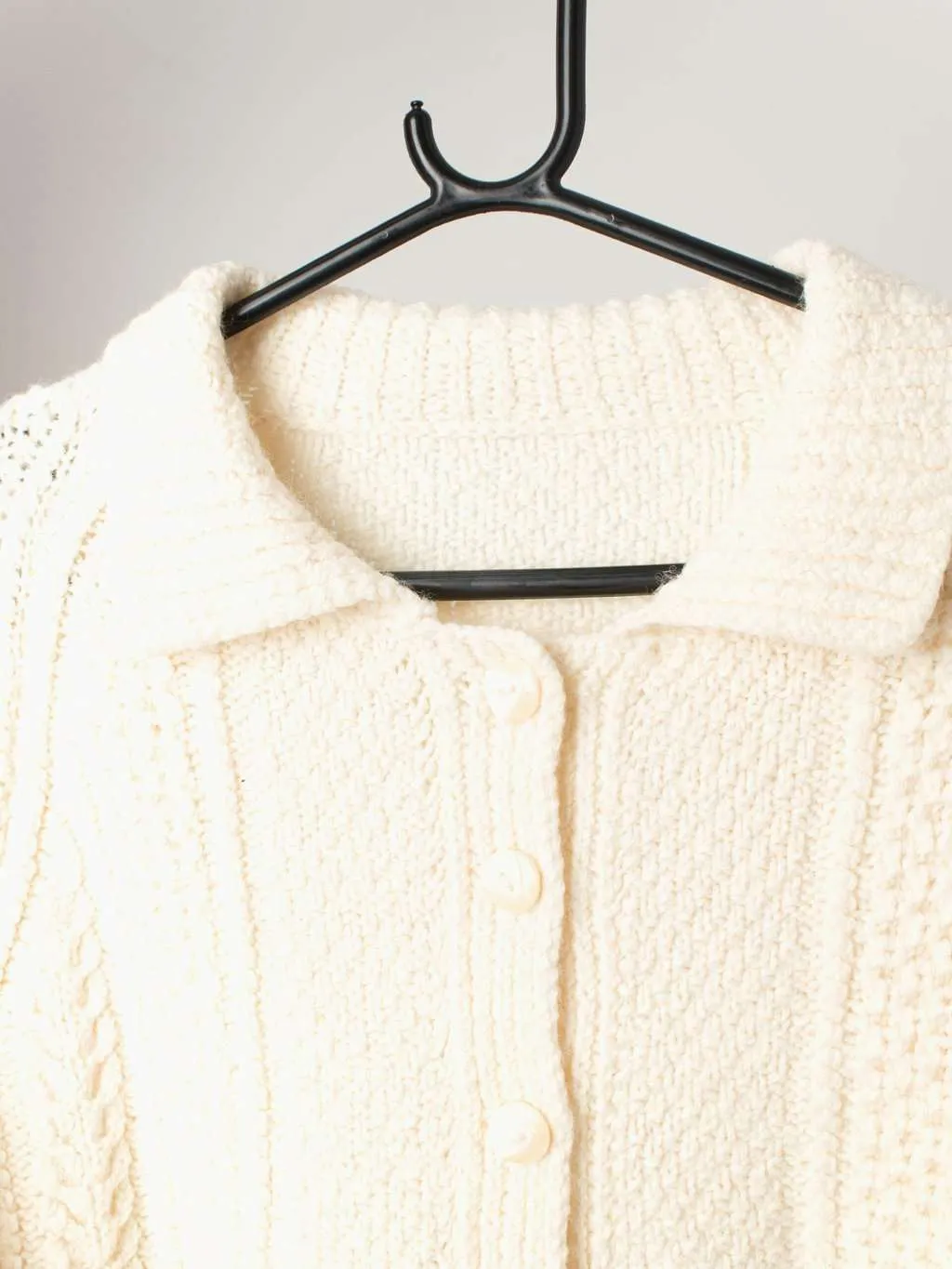 Vintage handknitted cropped cable knit cardigan – Medium / Large